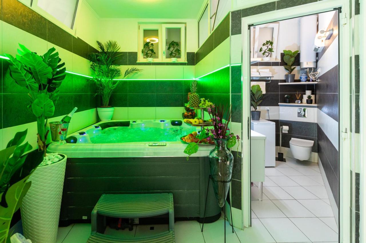 Leilighet By The Way Hot Tub And Free Parking *